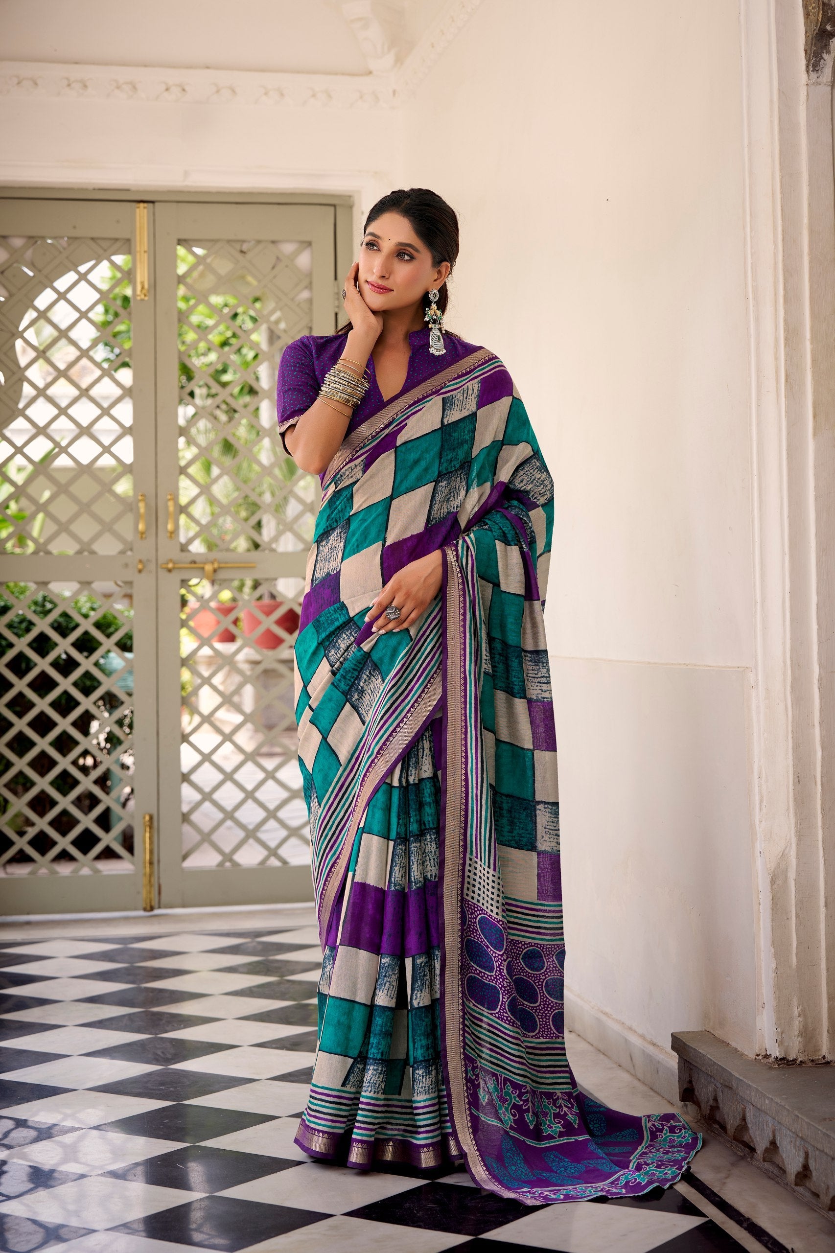 Woven whispers of royalty, wrapped in Chanderi charm