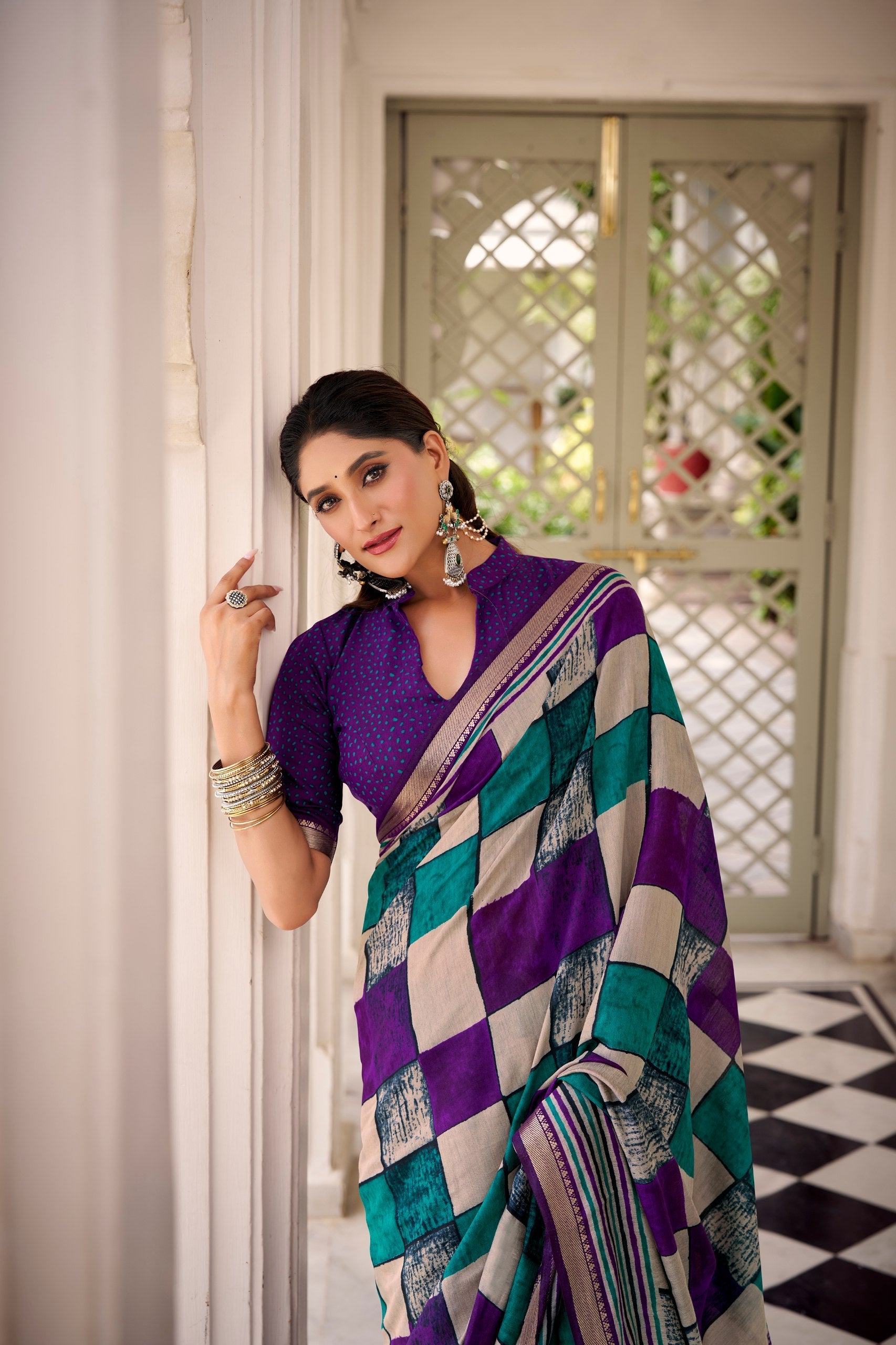 Woven whispers of royalty, wrapped in Chanderi charm