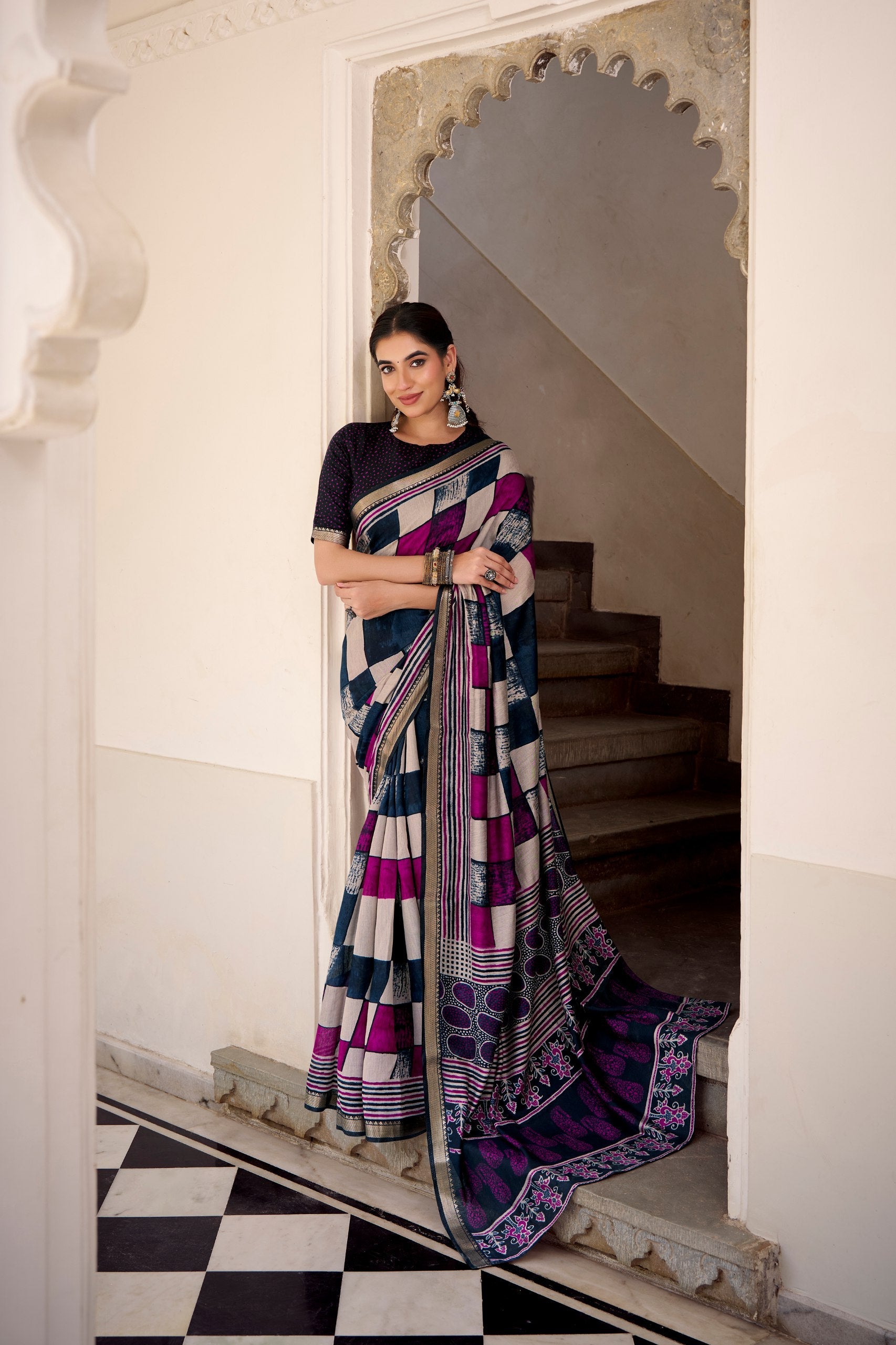 Woven whispers of royalty, wrapped in Chanderi charm