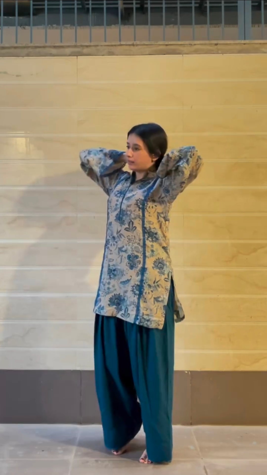 Elegant Printed floral and botanical Farshi Set