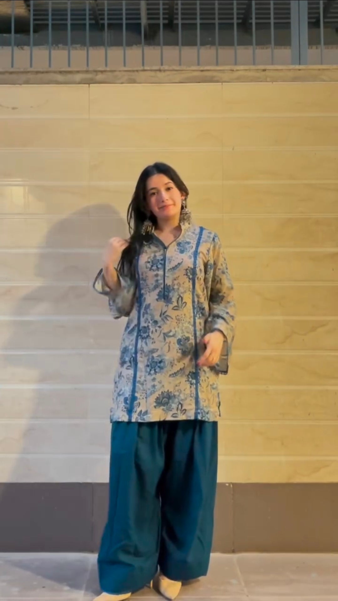 Elegant Printed floral and botanical Farshi Set