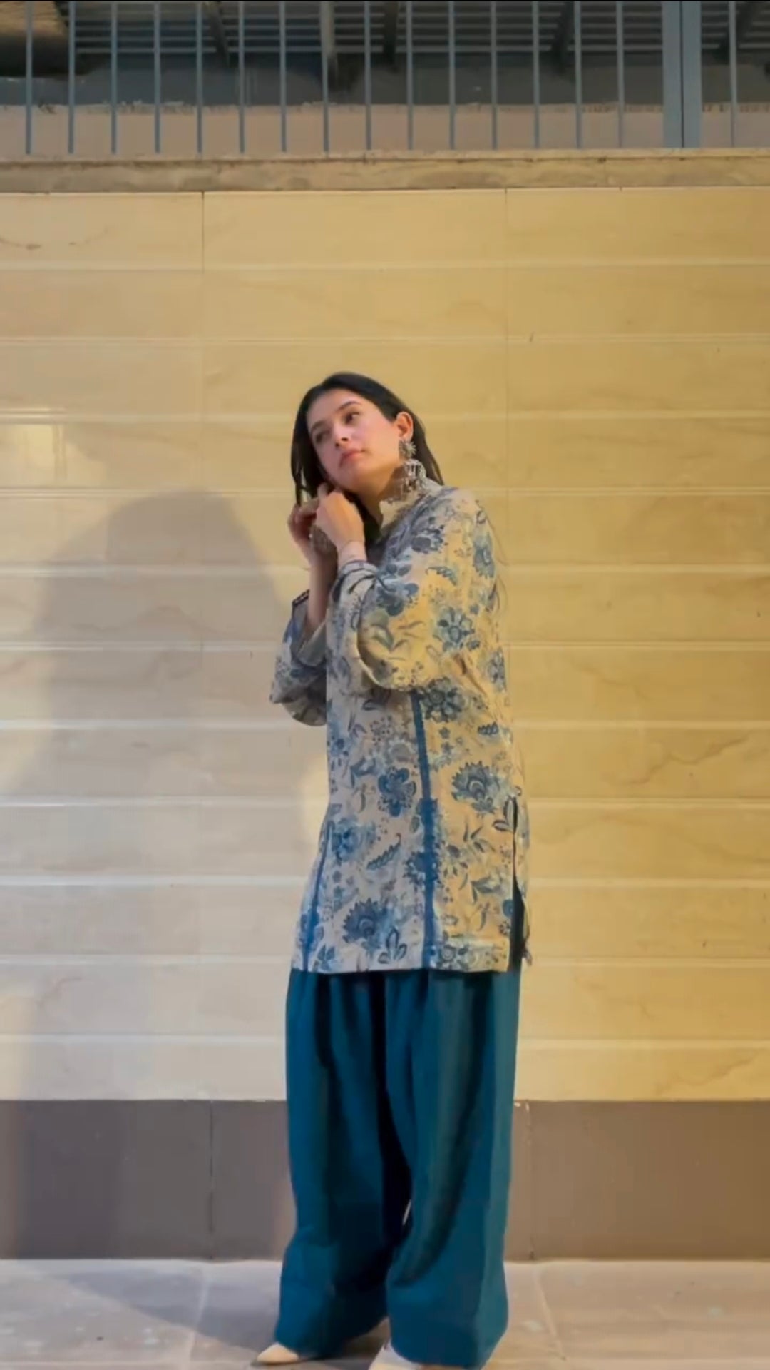 Elegant Printed floral and botanical Farshi Set