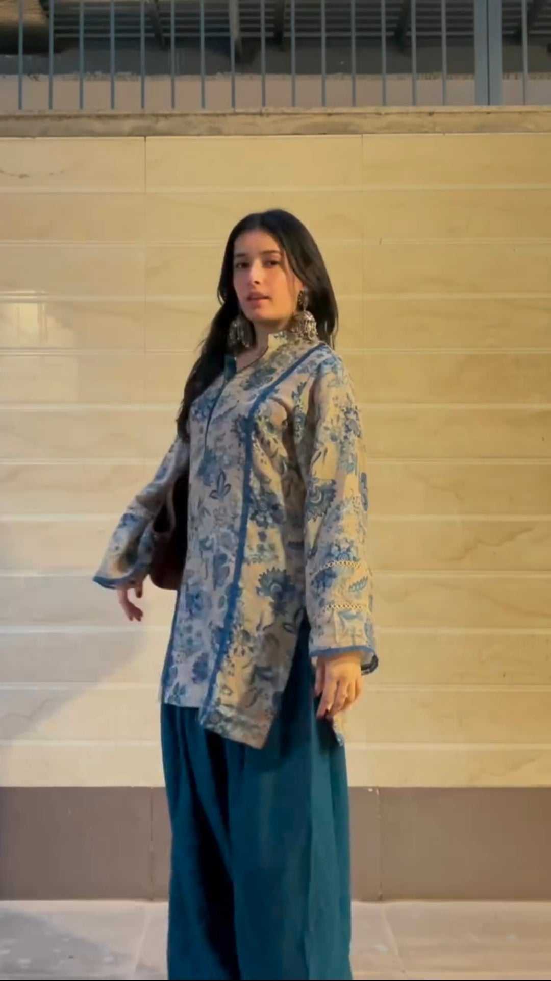 Elegant Printed floral and botanical Farshi Set